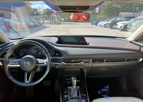 2021 Mazda Cx-30 Premium z USA, uszkodzony, nr VIN 3MVDMBDM2MM219848